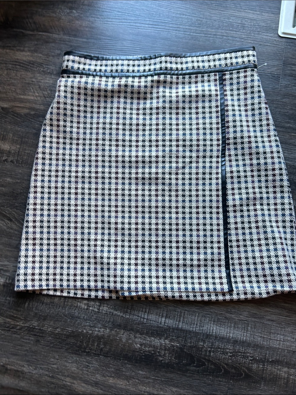 Ann Taylor Black & White Houndstooth Mini Skirt